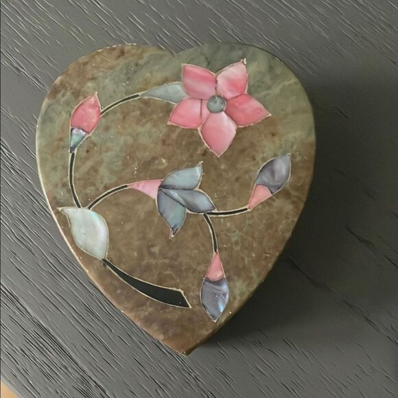 Heart-Shaped Floral Stone Trinket Box - Picture 1 of 7